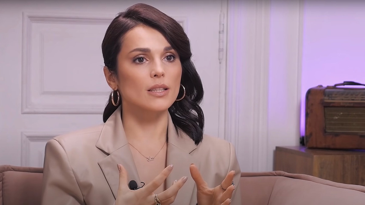 Сати Казанова объяснила, почему планирует скрывать лицо дочери до четырех лет