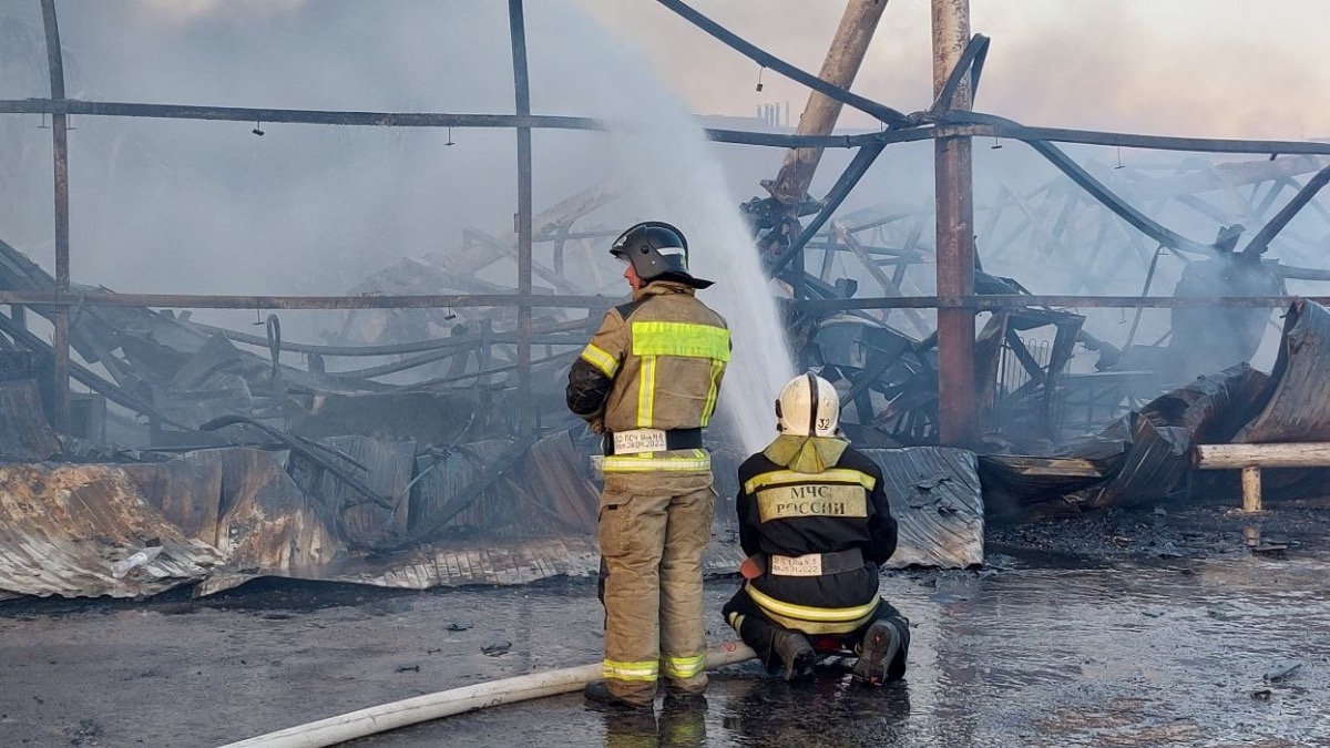 «Взрыв был громкий»: очевидица рассказала про момент начала пожара в Волгоградской области