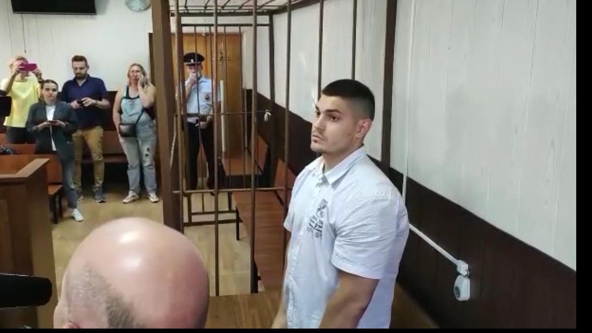 Одного из участников гонки «богатых и успешных» в столице арестовали на семь суток