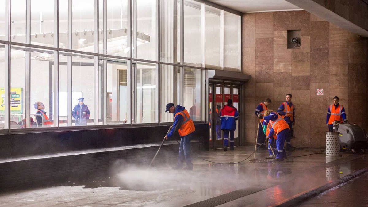 Санитарную обработку транспорта проведут в столице ко Дню города