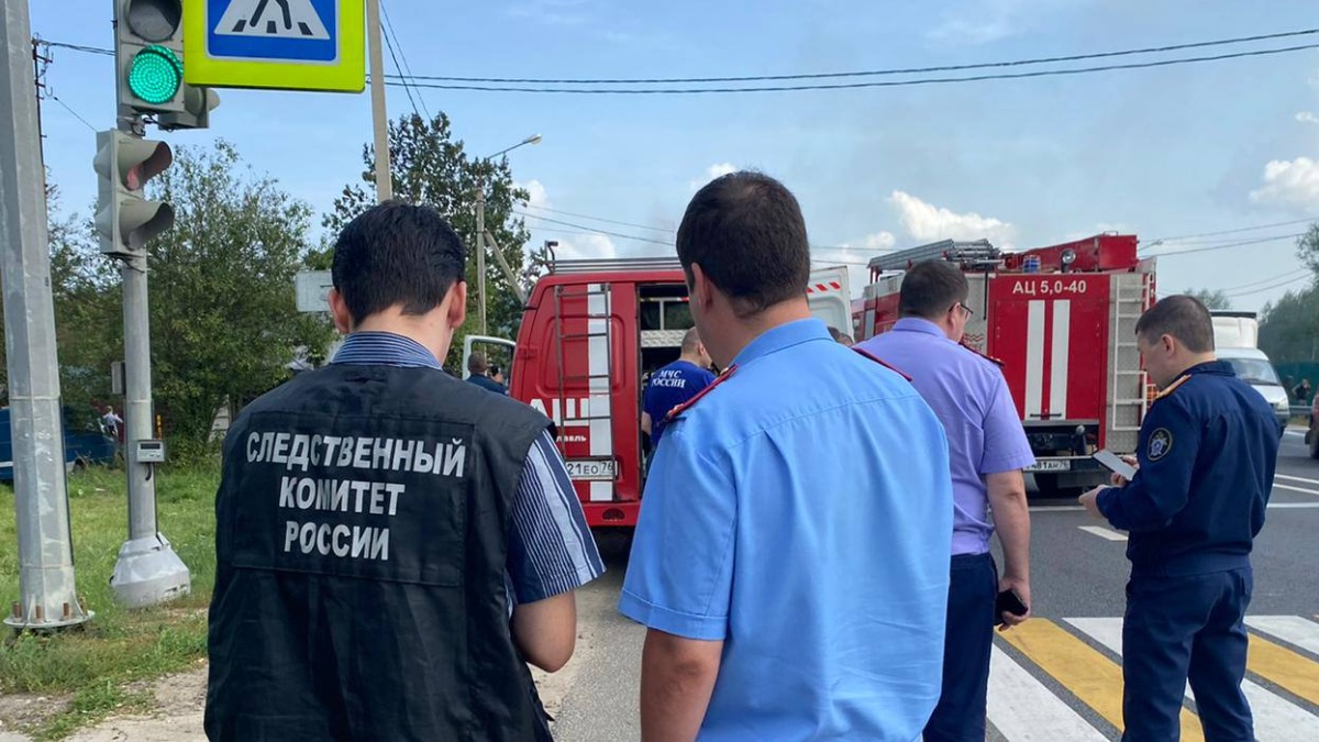 Сотрудники центрального аппарата СК РФ выехали на место ДТП в Ярославской области