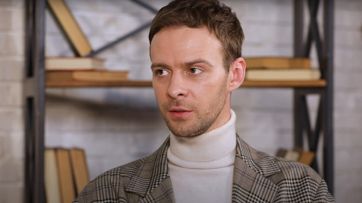 Макса Барских не пускают в Россию: запрет песен, обман фанатов из РФ, вступление в ВСУ и побег в США