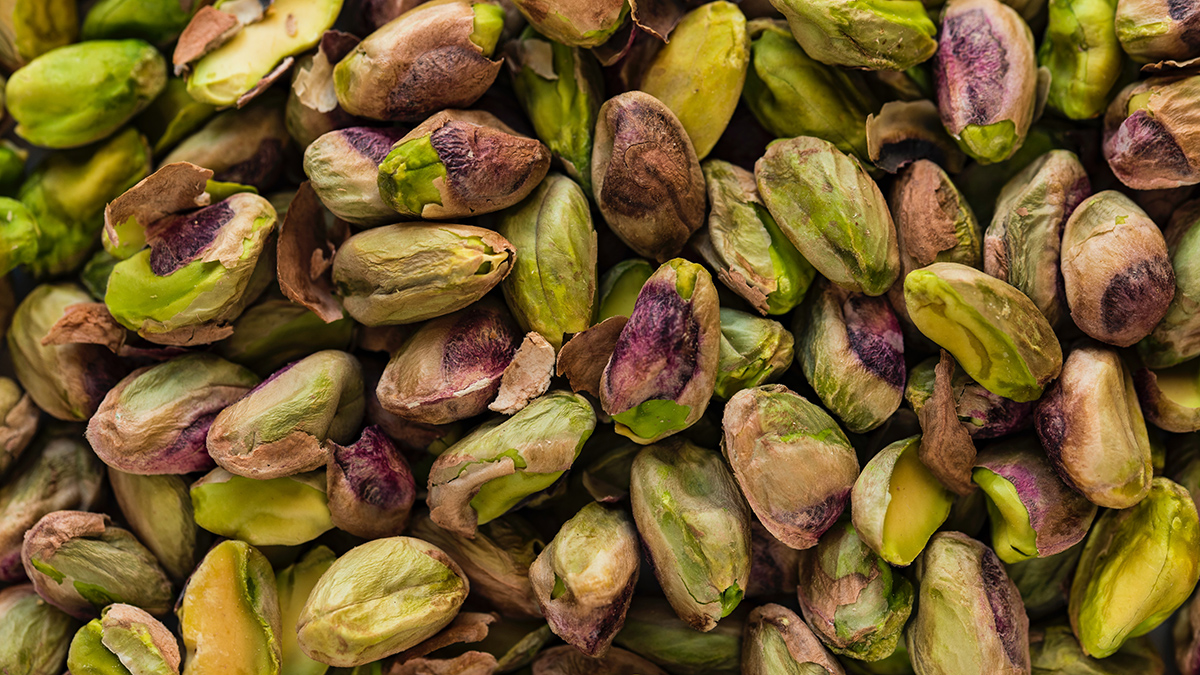 Популярность дубайского шоколада вызвала глобальный дефицит фисташек