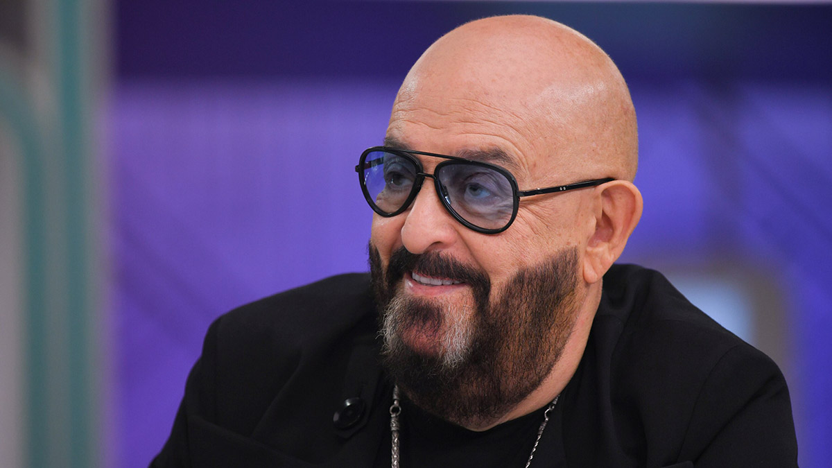 Продюсер назвал причину популярности хита Шуфутинского «Третье сентября»