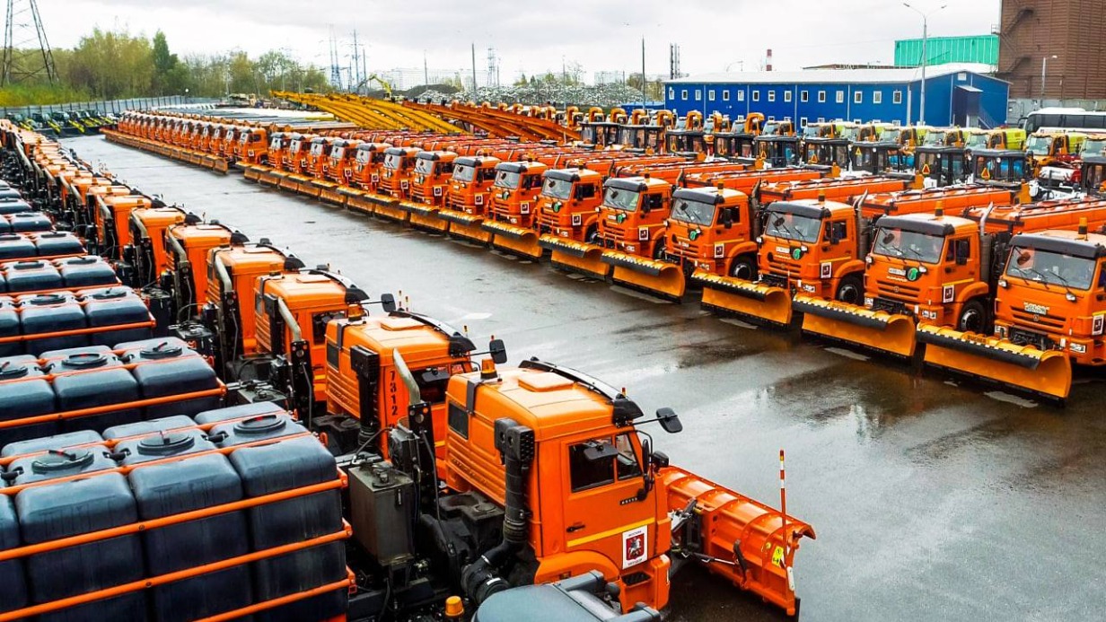 Городские службы Москвы подготовили технику к осенне-зимнему периоду