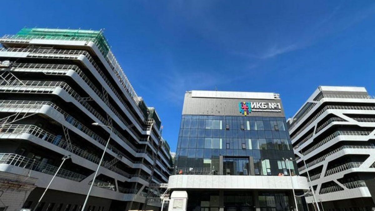Здание нового лечебно-диагностического комплекса ИКБ № 1 готово на 80 процентов