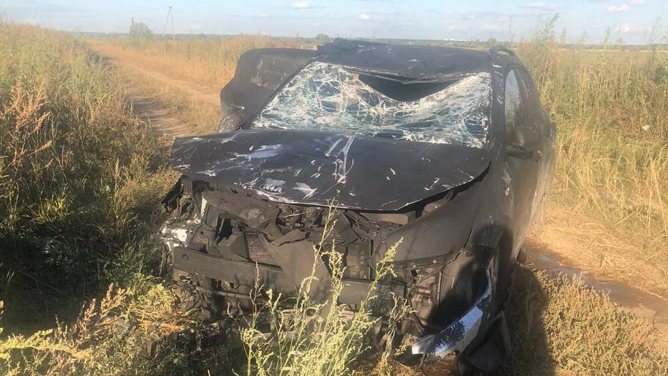 Тела мужчины и женщины обнаружили в утопленном автомобиле в Подмосковье