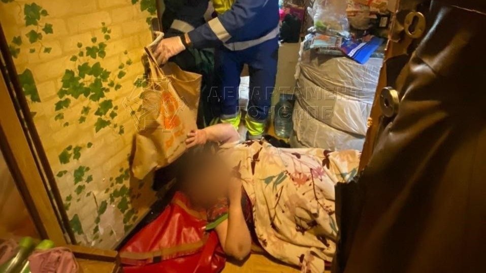 Женщину с инсультом спасли из закрытой квартиры на юго-западе столицы