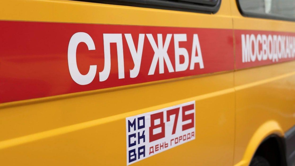 Столичную коммунальную технику украсили накануне Дня города