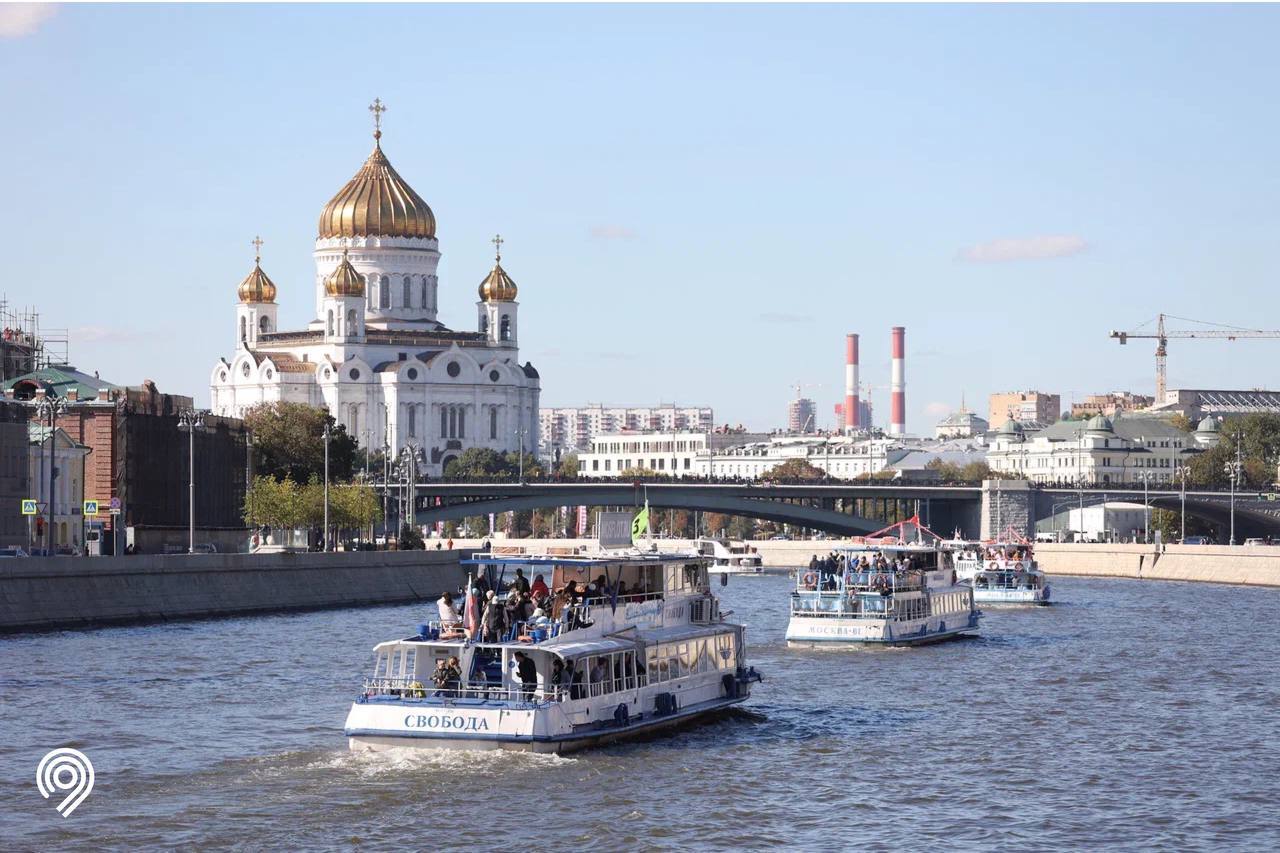 Около двух тысяч человек перевезли теплоходы в рамках парада судов на Москве-реке