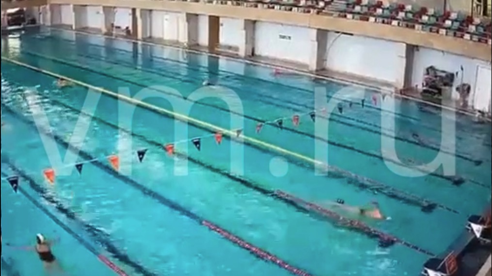Появилось видео с урока в столичном бассейне, на котором неожиданно умерла школьница