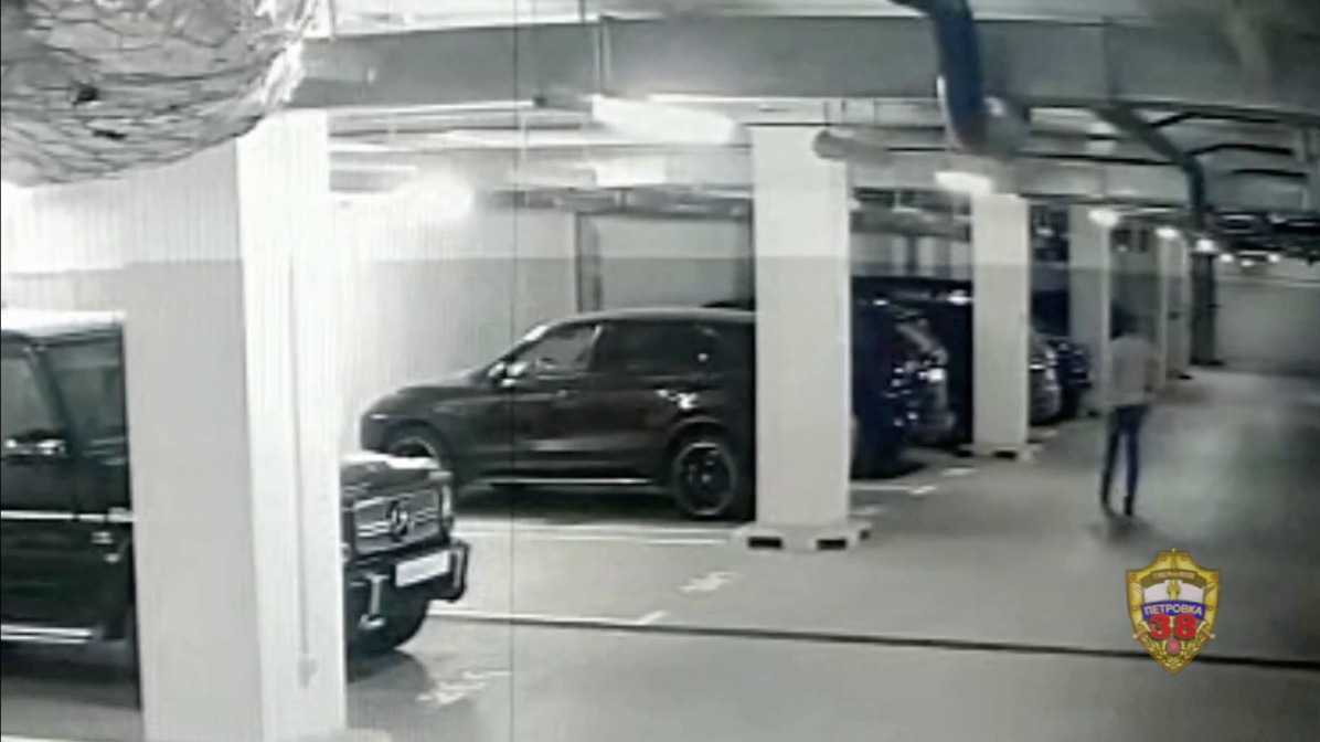 Житель столицы похитил автомобильные колеса стоимостью 800 тысяч рублей. Видео