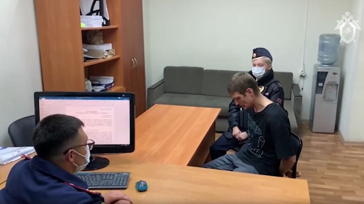 Мужчину, который хотел сбросить дочь с балкона в Новокосине, арестуют