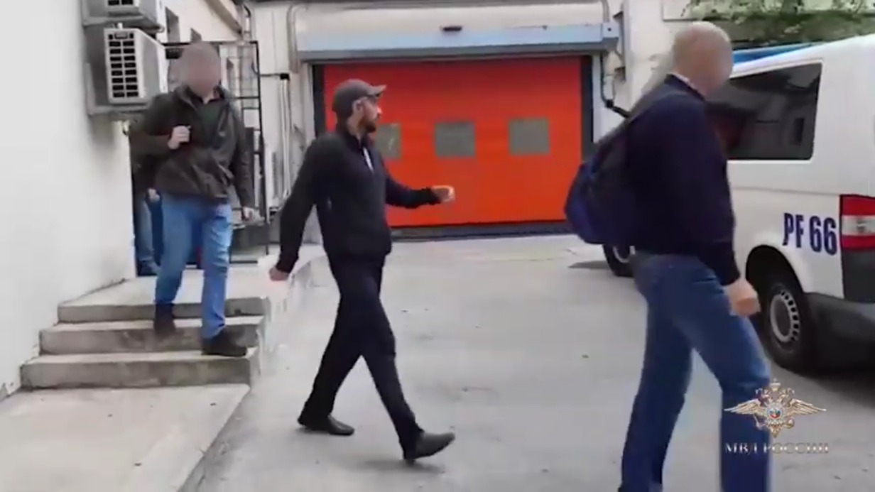 Насильник, объявленный в международный розыск, экстрадирован из Румынии в Россию