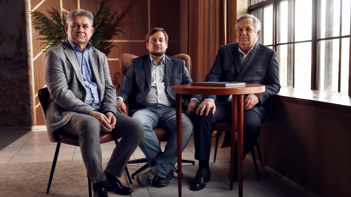 Династия Волобуевых (слева направо): Олег Сергеевич, Сергей Юрьевич, Юрий Сергеевич 