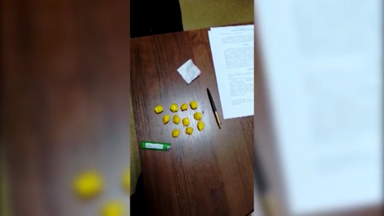 Задержанного в Подмосковье наркоторговца выдали нервы и фотоаппарат