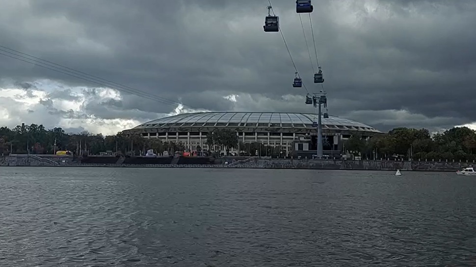 Учения спасателей прошли на канатной дороге «Лужники — Воробьевы горы»