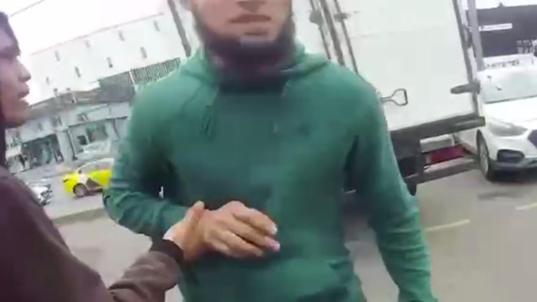 Водитель с друзьями напали на контролера московского паркинга на юго-востоке столицы