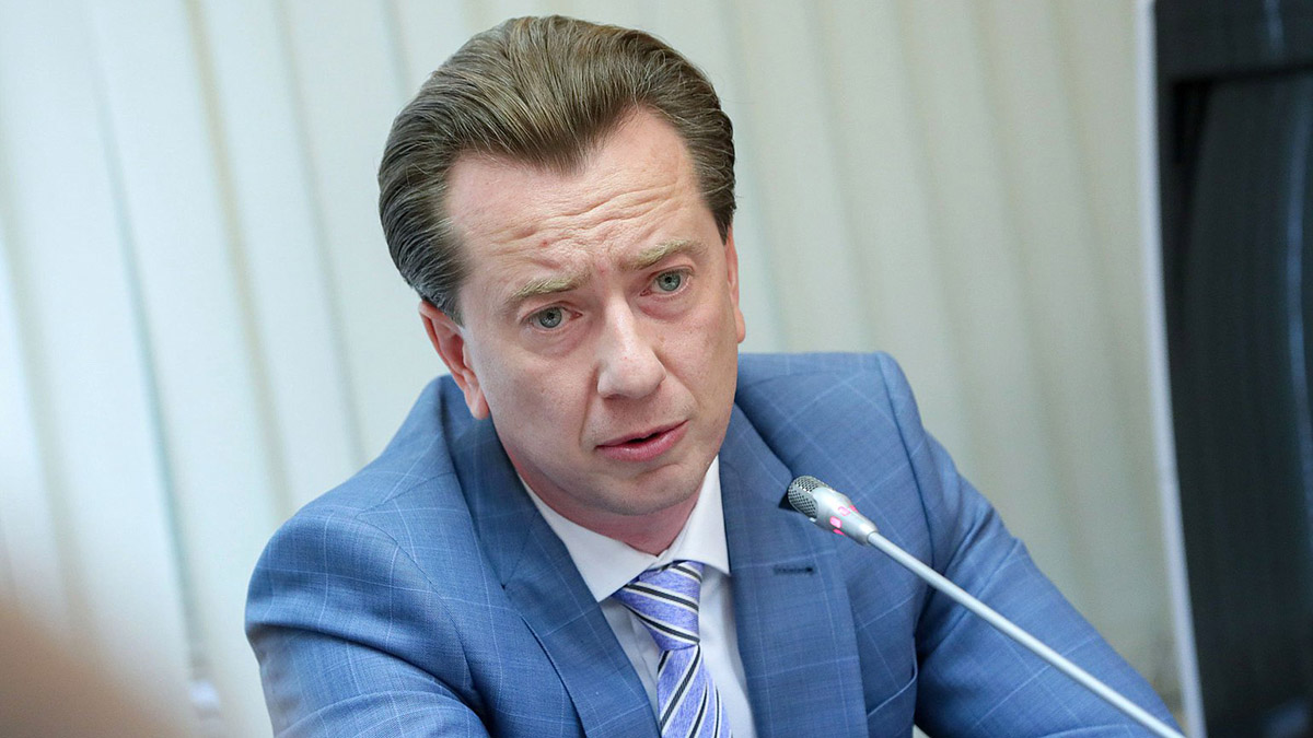 «Они обязаны»: депутат ГД Бурматов высказался о ситуации с запертым в авто котом