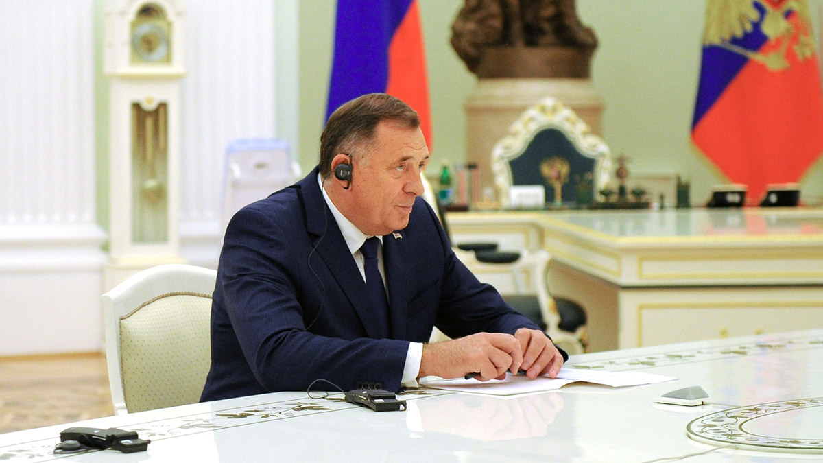 Додик призвал Путина не оставлять Республику Сербскую бюрократам из Брюсселя