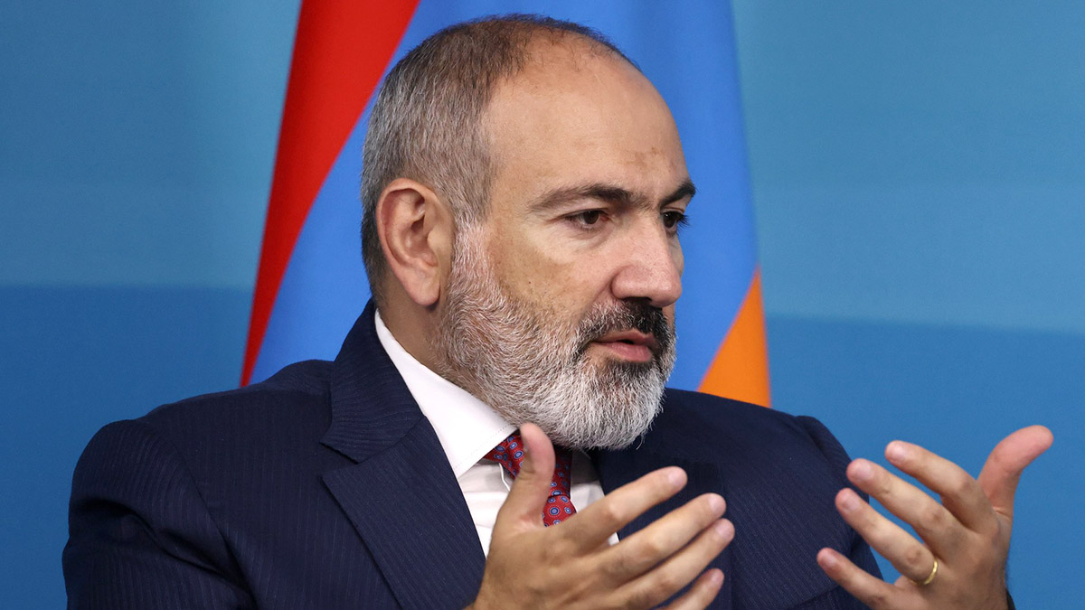 Пашинян сообщил о призывах от разных сторон к перевороту в Армении