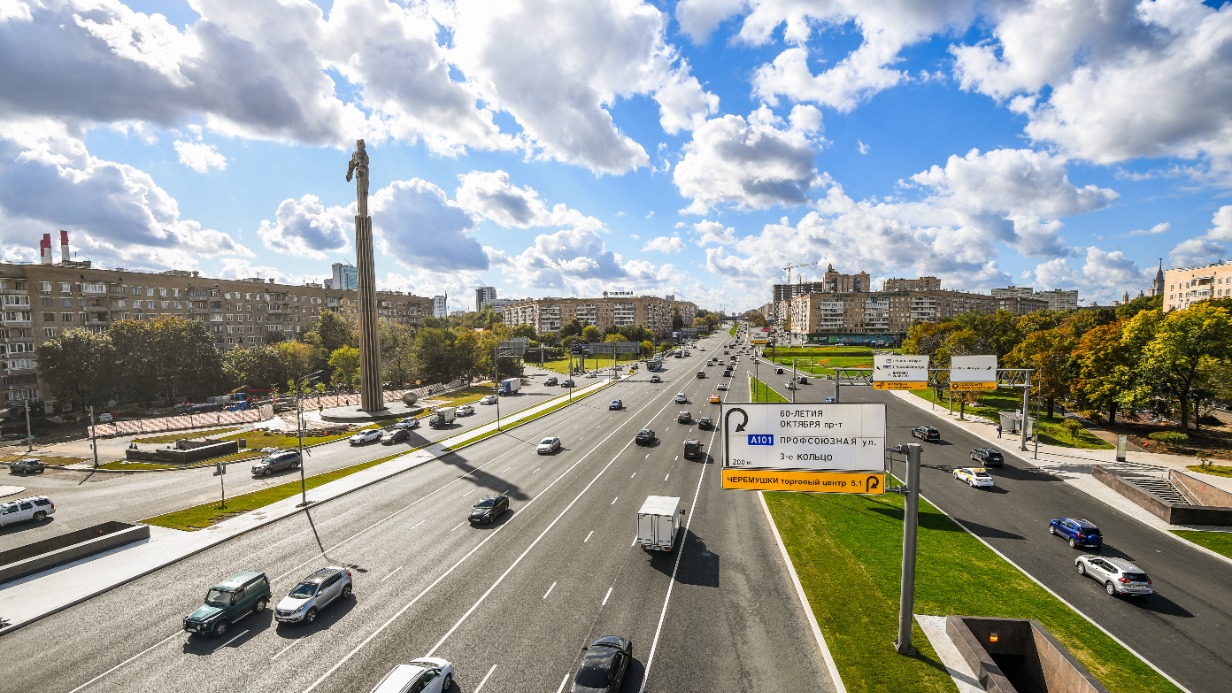 Основные работы по благоустройству участка Ленинского проспекта завершены в Москве