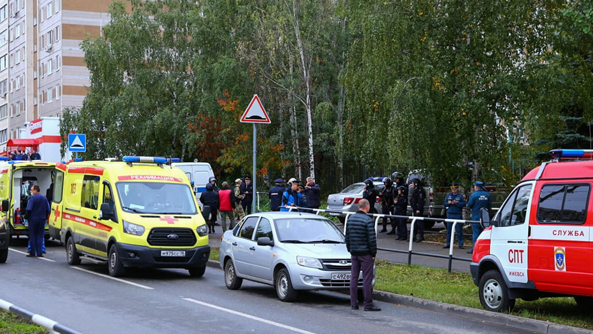 МВД сообщило о шести погибших в результате стрельбы в школе в Ижевске