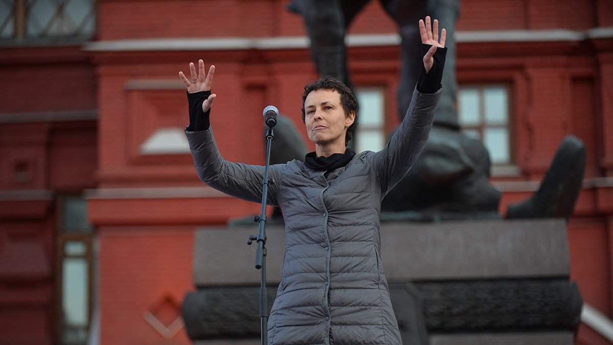 Путин присвоил Чичериной звание заслуженной артистки России