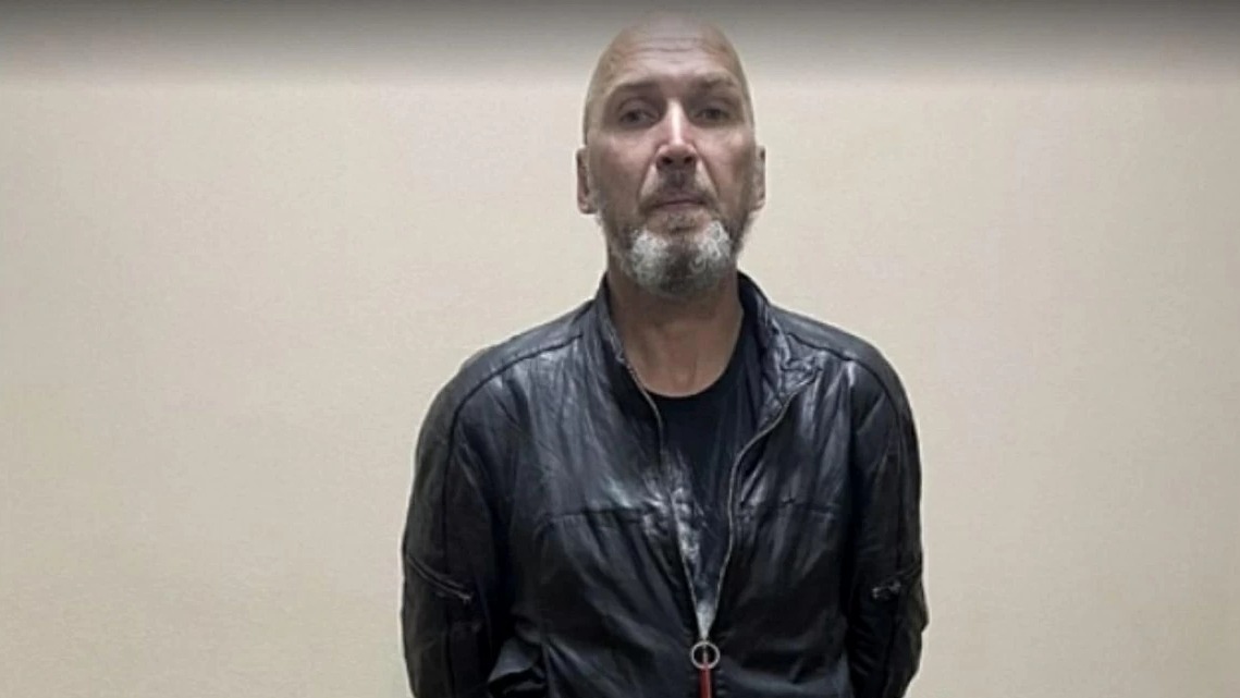 Мужчина украл телефон с барной стойки кафе в центре столицы