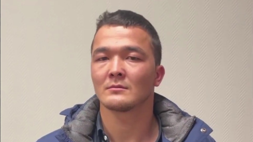 Мужчина на юго-западе столицы украл аккумулятор с одного автомобиля, чтобы угнать другой