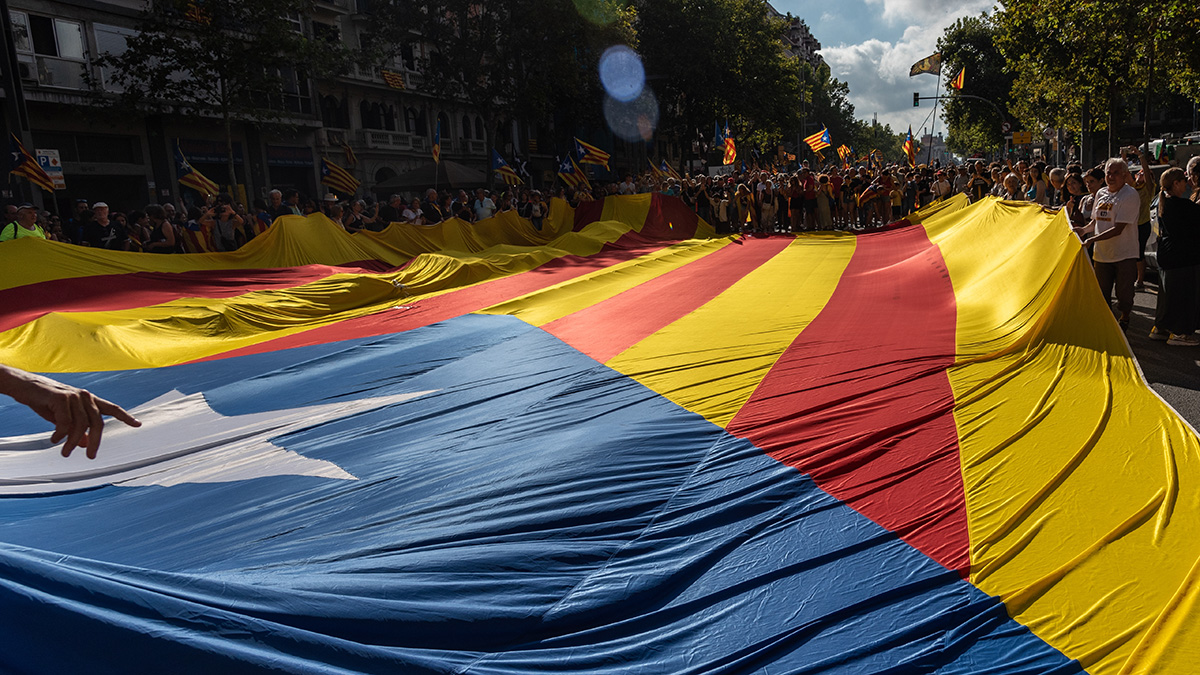 Глава каталонских сепаратистов Пучдемон намерен участвовать в выборах в регионе