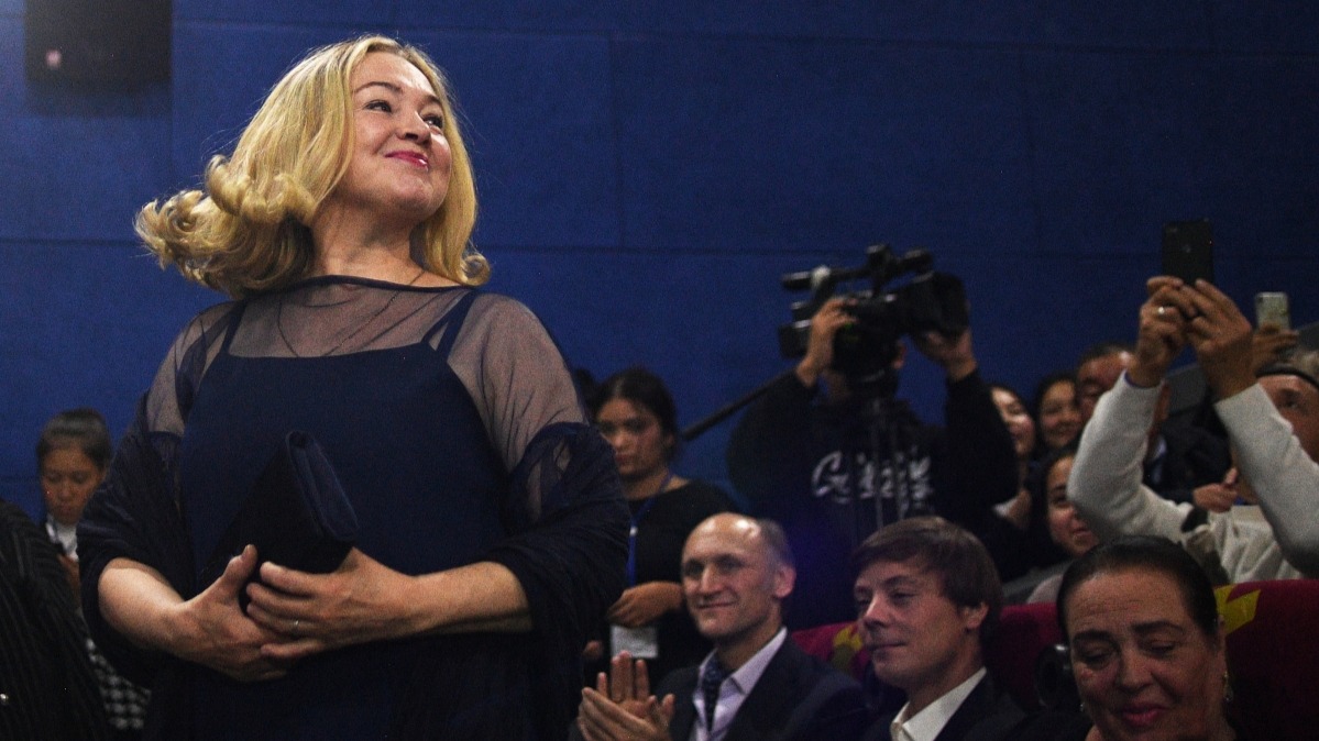 Актриса Марина Яковлева в кинотеатре «Кинобокс Семетей» в Оше, где проходят Дни российского кино в Киргизии
