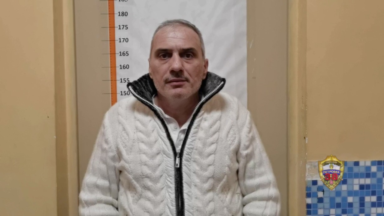 У жителя столицы угнали машину, пока он ходил в магазин. Видео