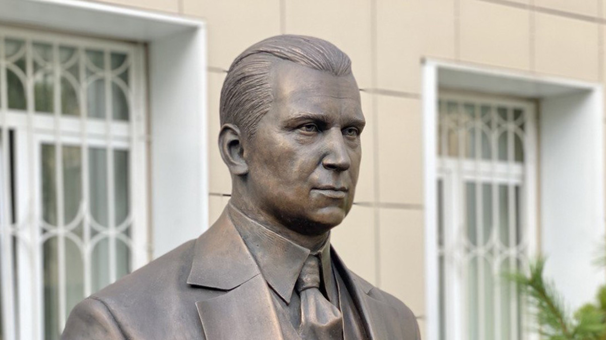 Памятник оториноларингологу Преображенскому открыли в Москве