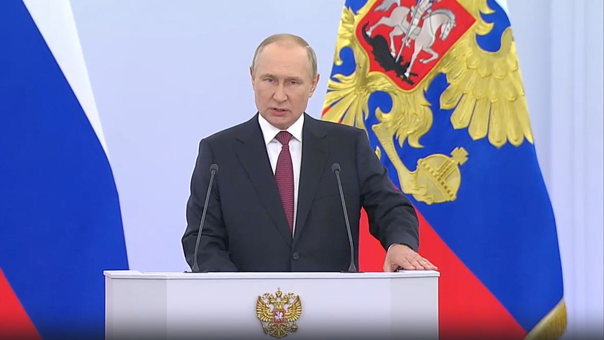 Путин заявил, что Россия никогда не предаст жителей Донбасса