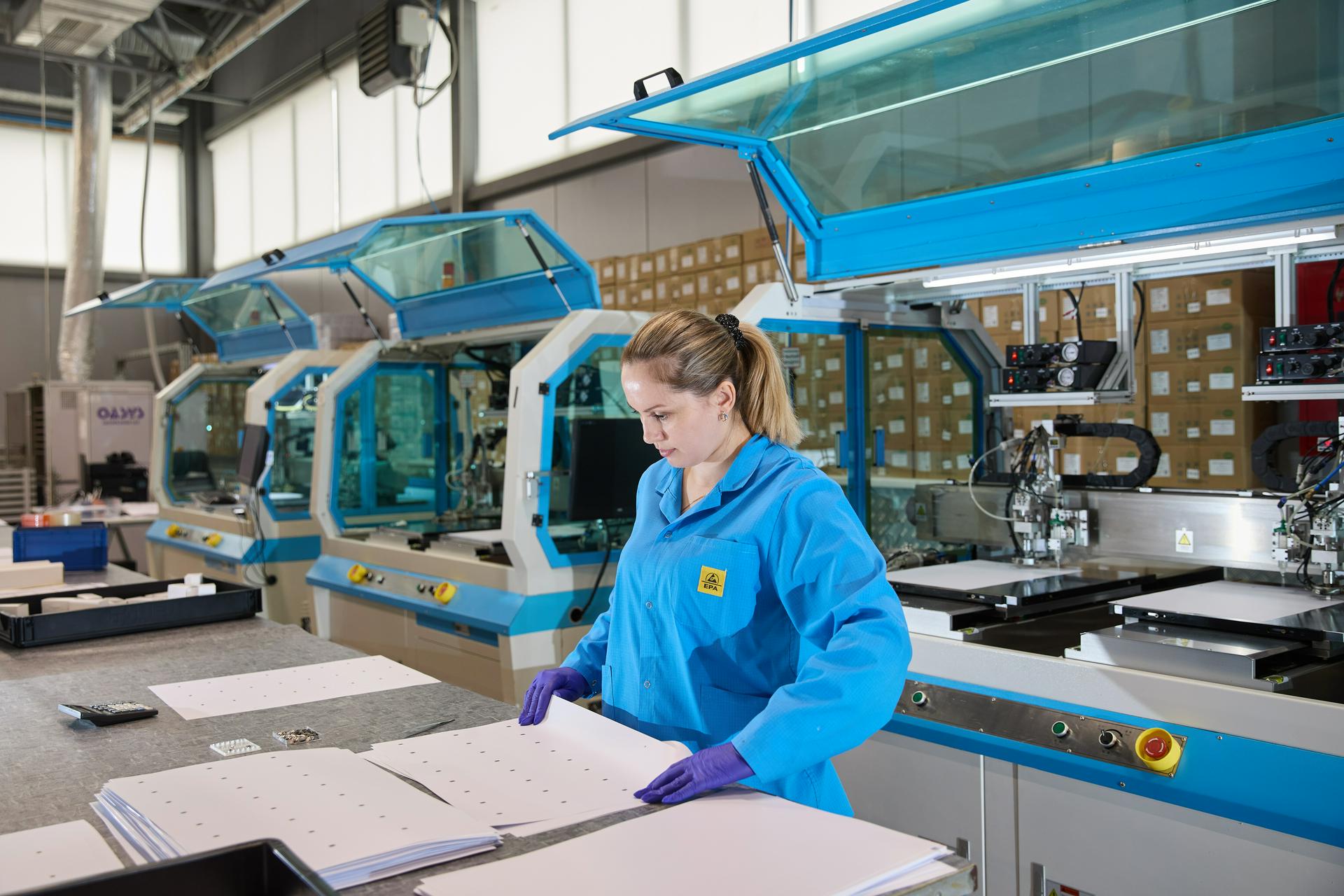 Владислав Овчинский: Столичная компания выпустила свыше полумиллиона карт «Москвенок» для первоклассников с отечественным чипом