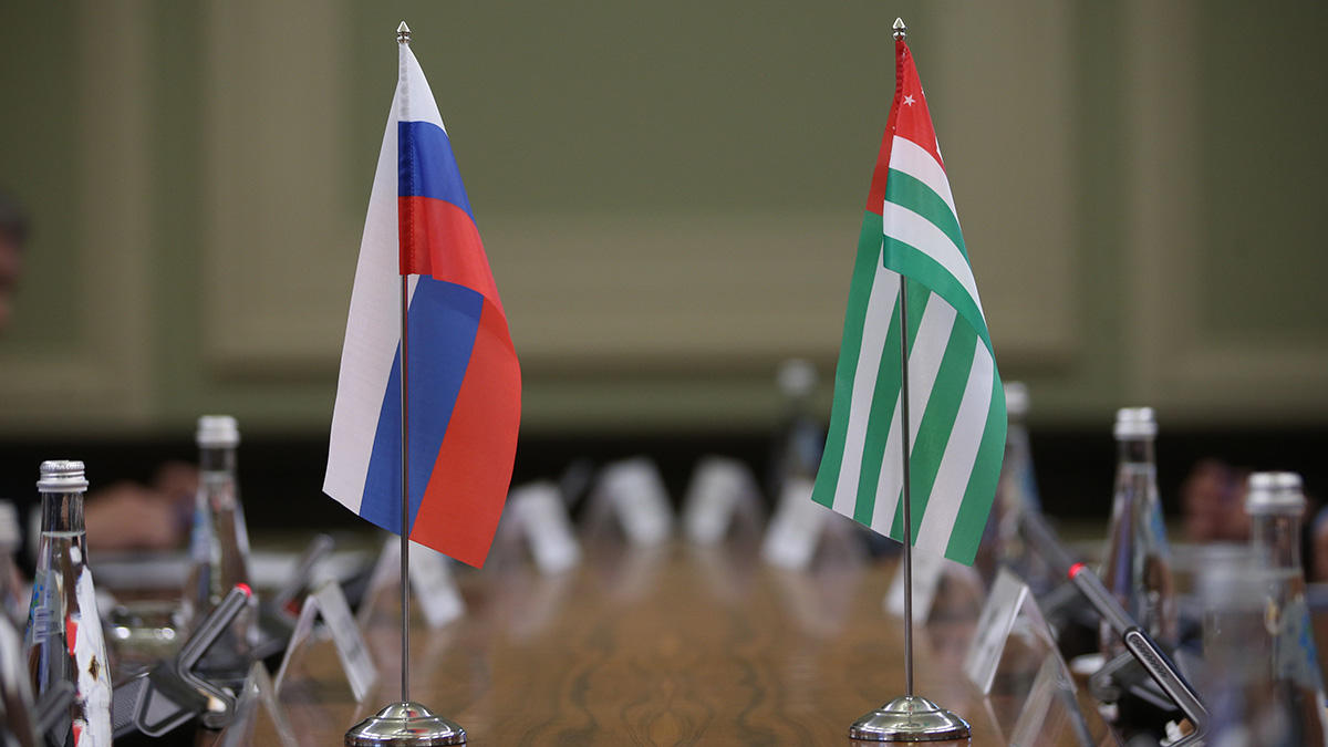 Ратификацию соглашения с Россией готовятся отозвать из Абхазии на фоне протестов