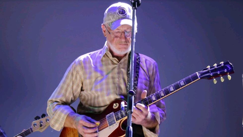 В центрах московского долголетия стартовал конкурс на лучший гимн 