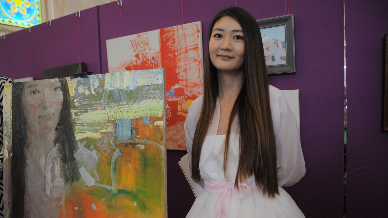 Участница праздника «Чусок» на ВДНХ Александра Цой