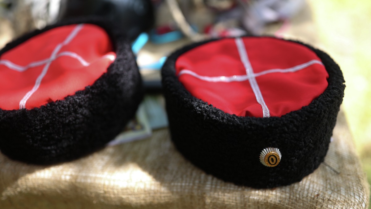 Папахи участников слета казачьей молодежи Кубани 