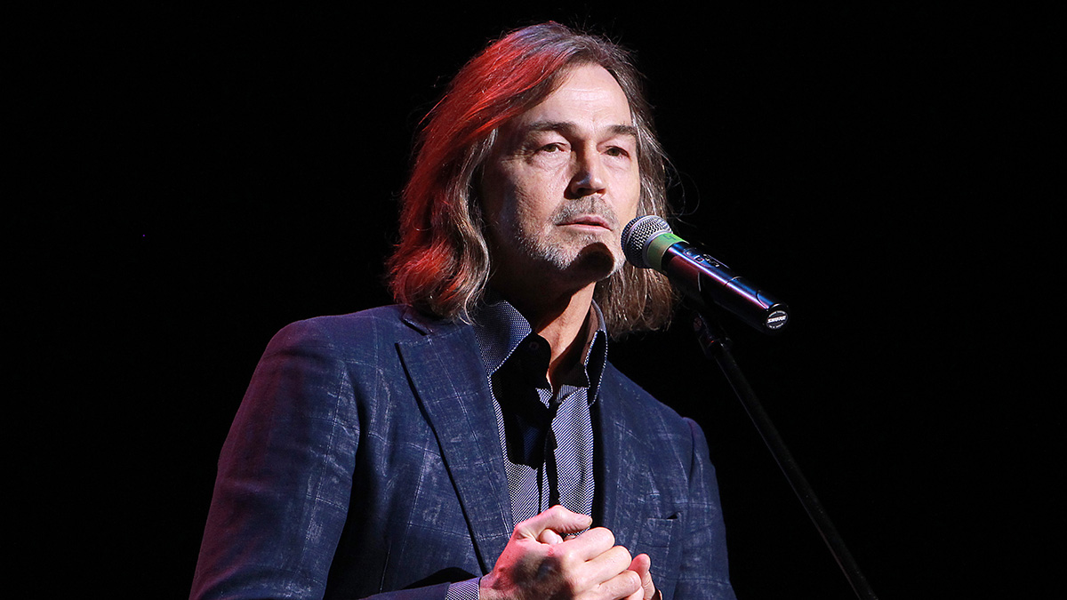 Никас Сафронов передаст 100 тысяч рублей избитой в Ульяновске пенсионерке