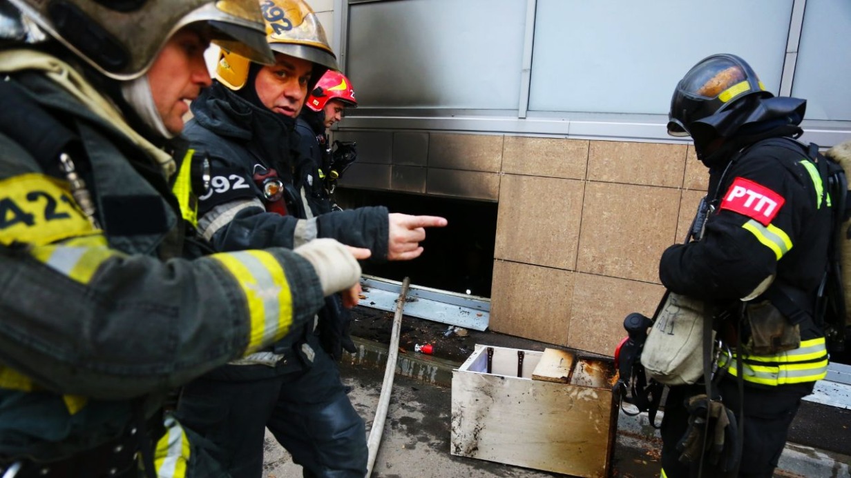 Около 150 человек эвакуировали из-за возгорания в бизнес-центре на северо-востоке столицы