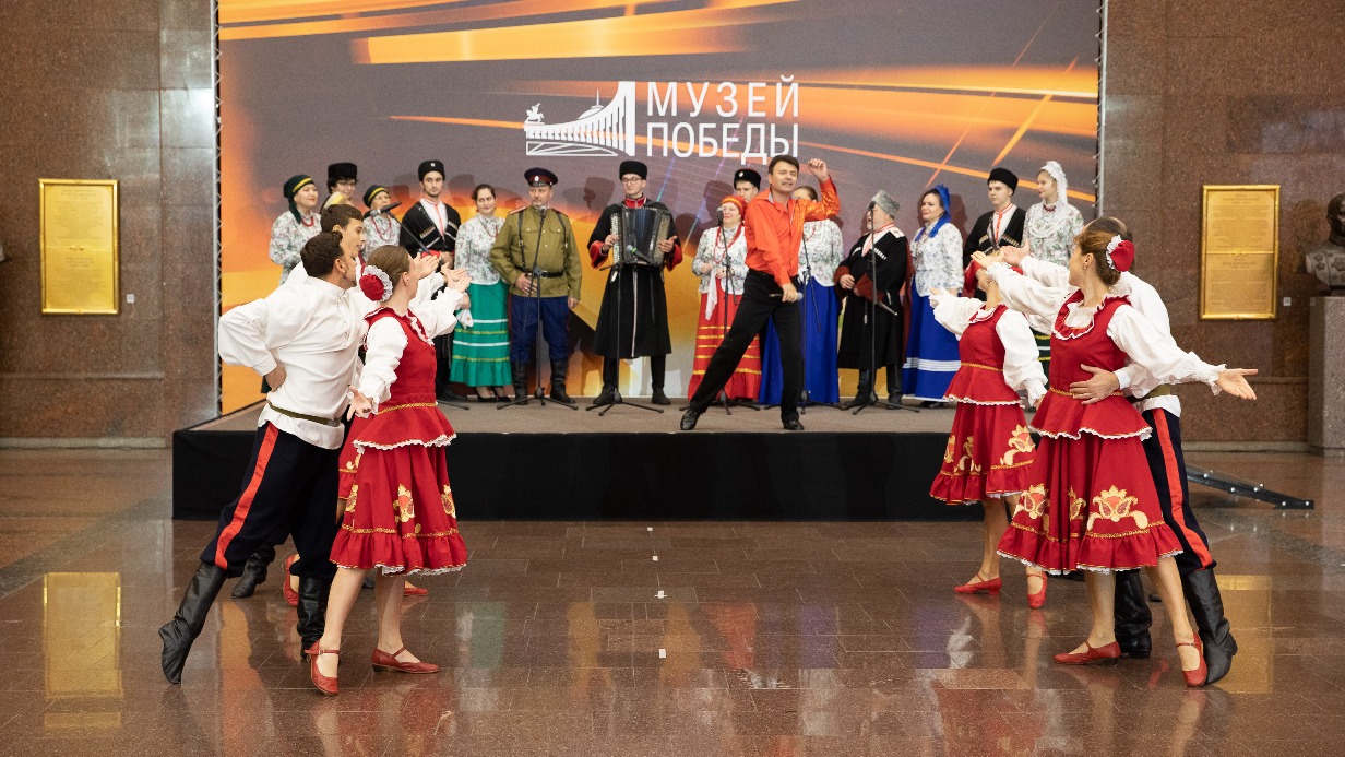 Около 50 артистов выступили на патриотическом концерте в Музее Победы