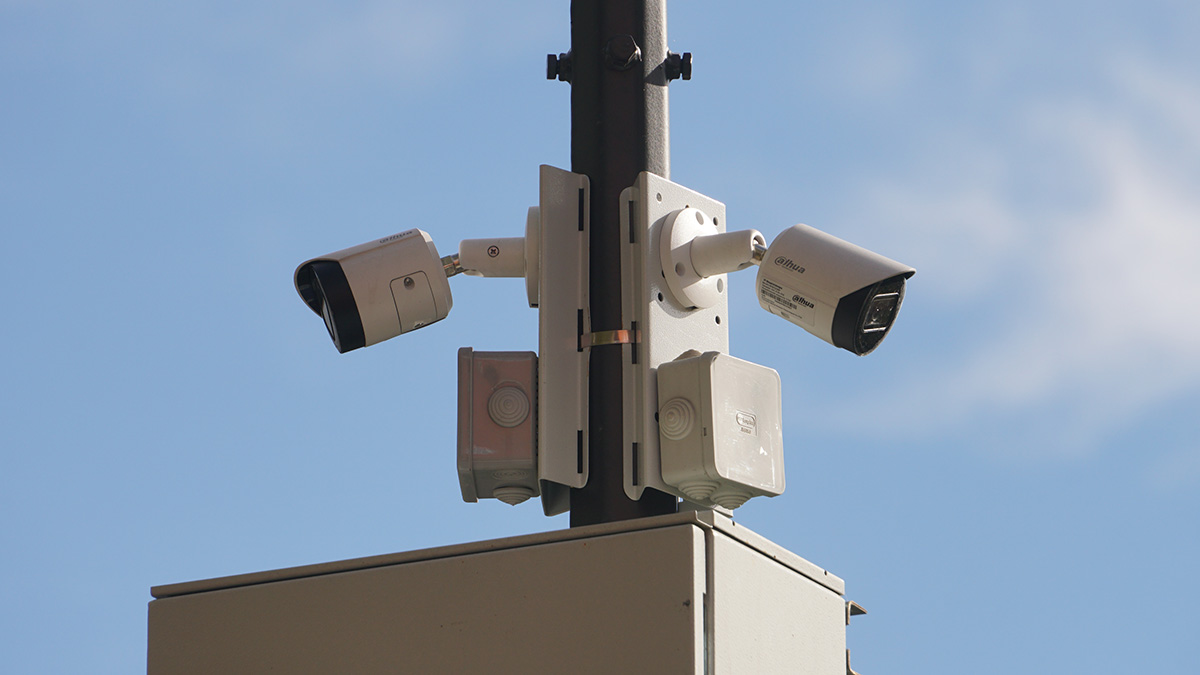 Городские камеры помогли пресечь незаконное строительство летнего кафе в Щукине