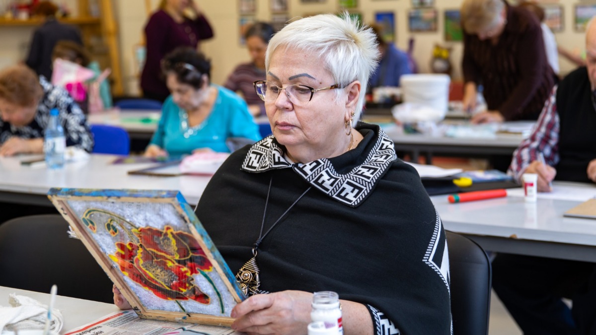  Горожане старшего поколения могут научиться создавать уникальные изделия на занятиях проекта «Московское долголетие»