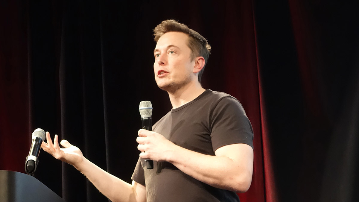 Илон Маск спросил у подписчиков, стоит ли ему покинуть пост главы Twitter