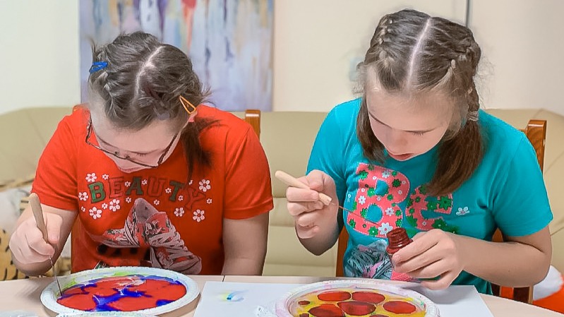 В центрах для детей–сирот воспитанникам помогают преодолеть тревожность