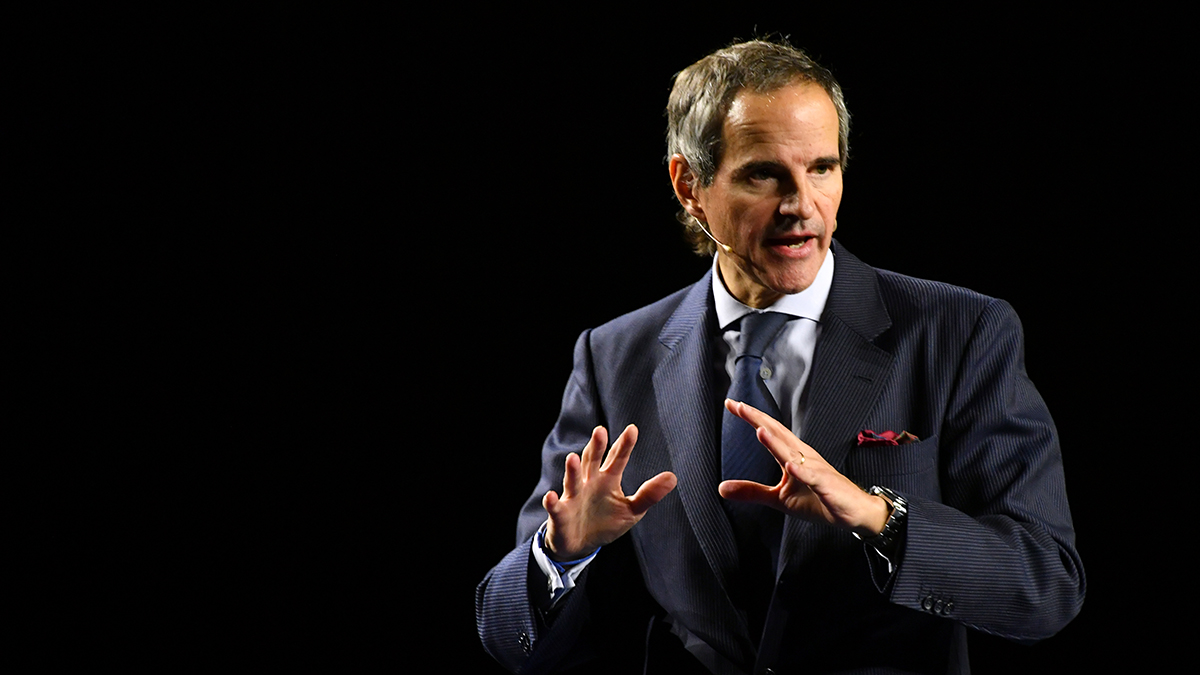 Гендиректор МАГАТЭ Гросси лично увидел последствия обстрелов ЗАЭС