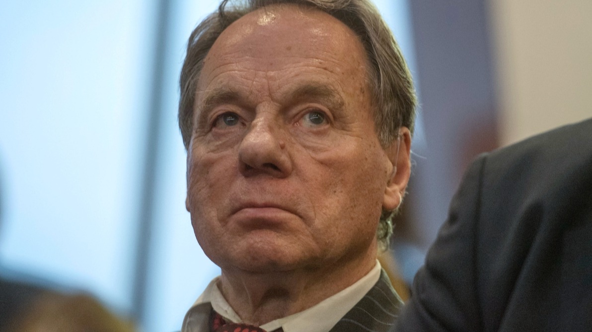 Умер бывший глава ВГТРК и ТВЦ Олег Попцов