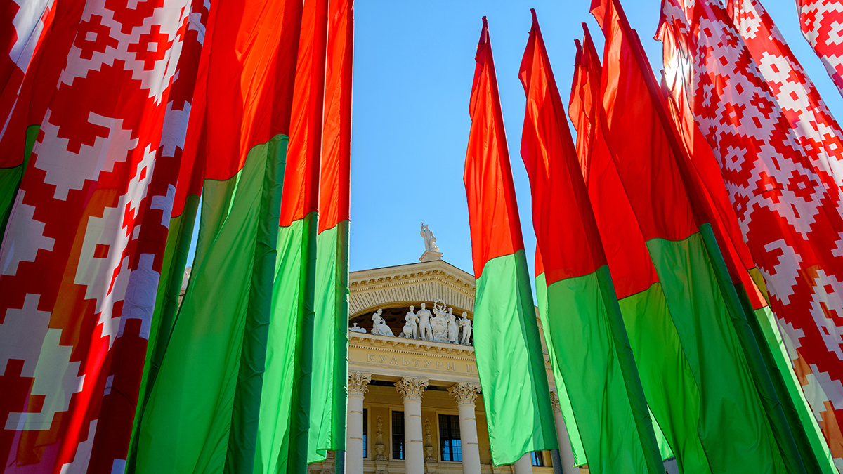 Беларусь и Польша флаги